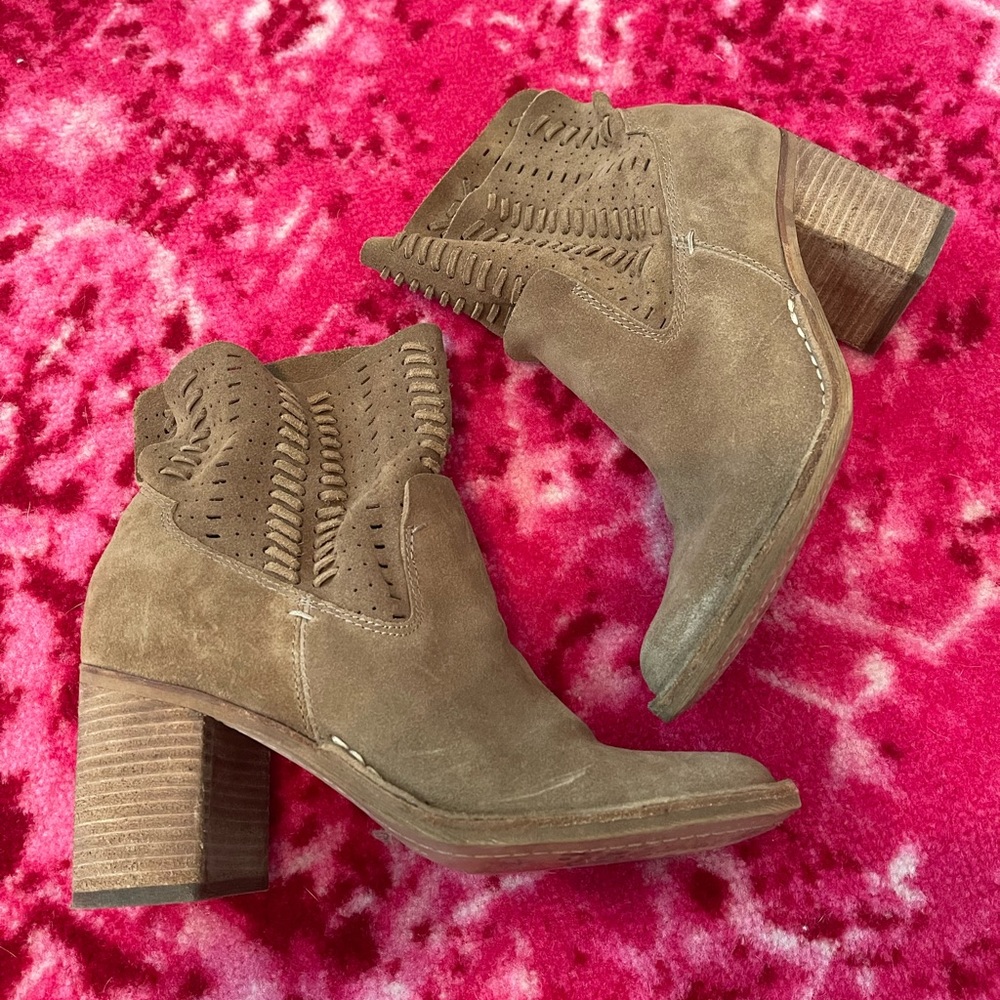 Dolce Vita suede booties